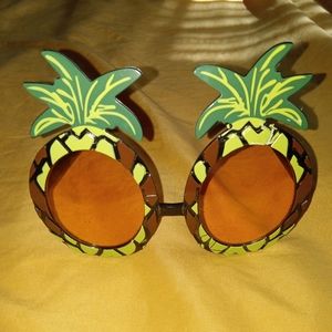 💚💛🤎 NWOT Womens Fun Summer Spring Novelty Pineapple Sunglasses 🍍 Tiki Party